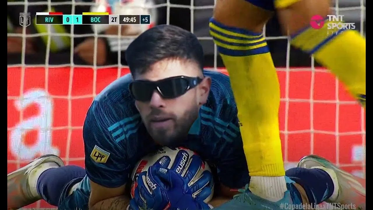 Agustin Rossi siendo lo mejorcito de Boca Juniors