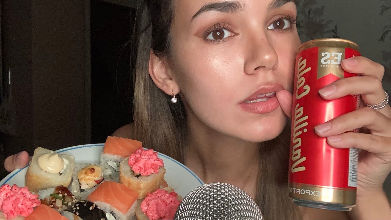 Ем Роллы и Чавкаю 🥵 Звуки рта