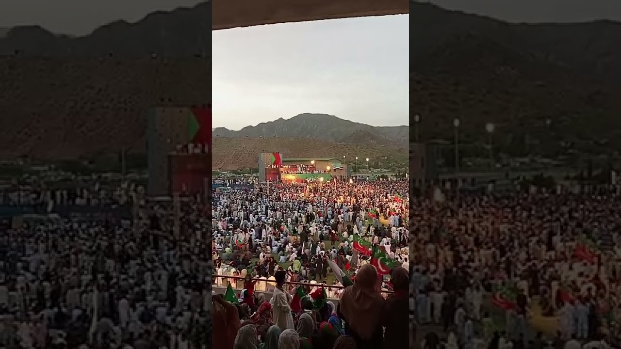 Azaan break during PTI jalsa #Imran Khan