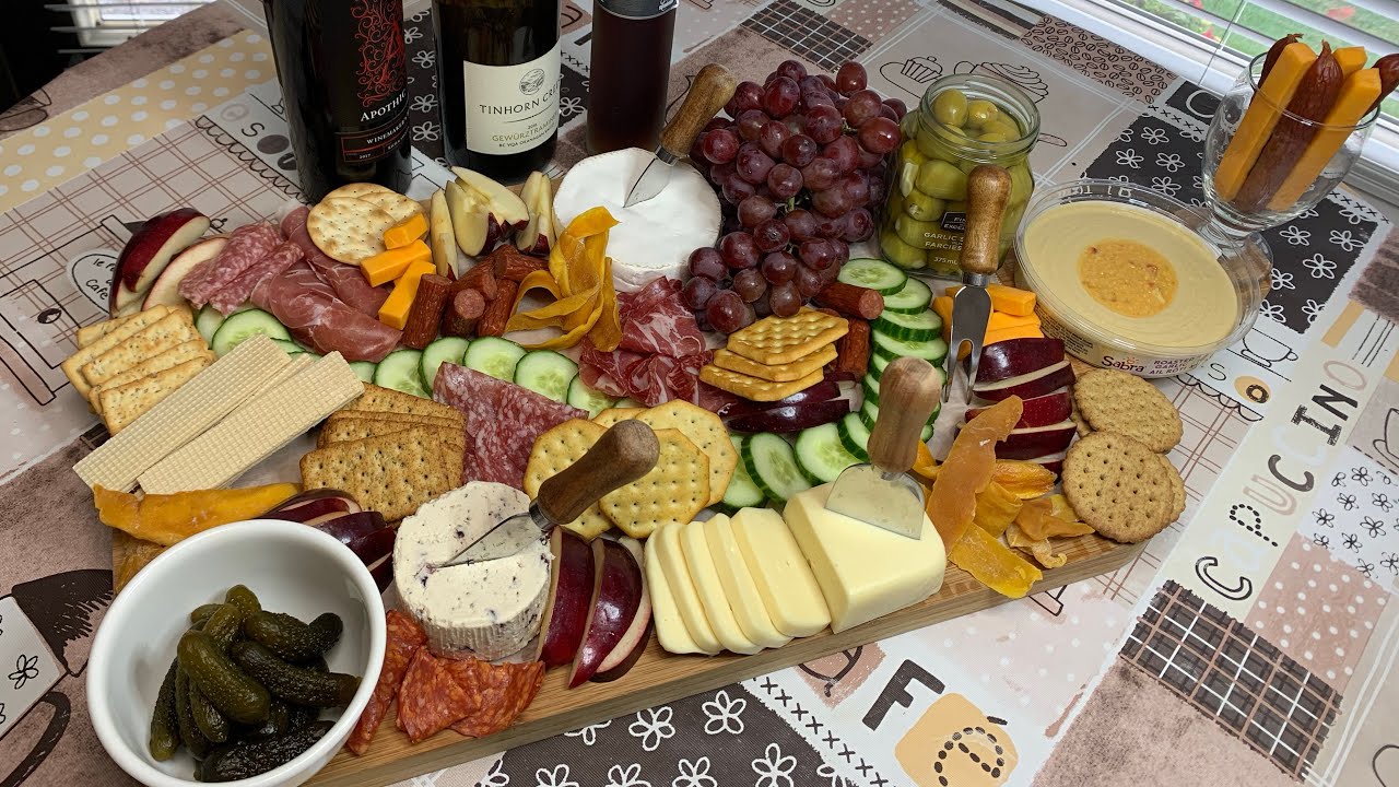 CHARCUTERIE / CHEESE BOARD  BUDGET-FRIENDLY