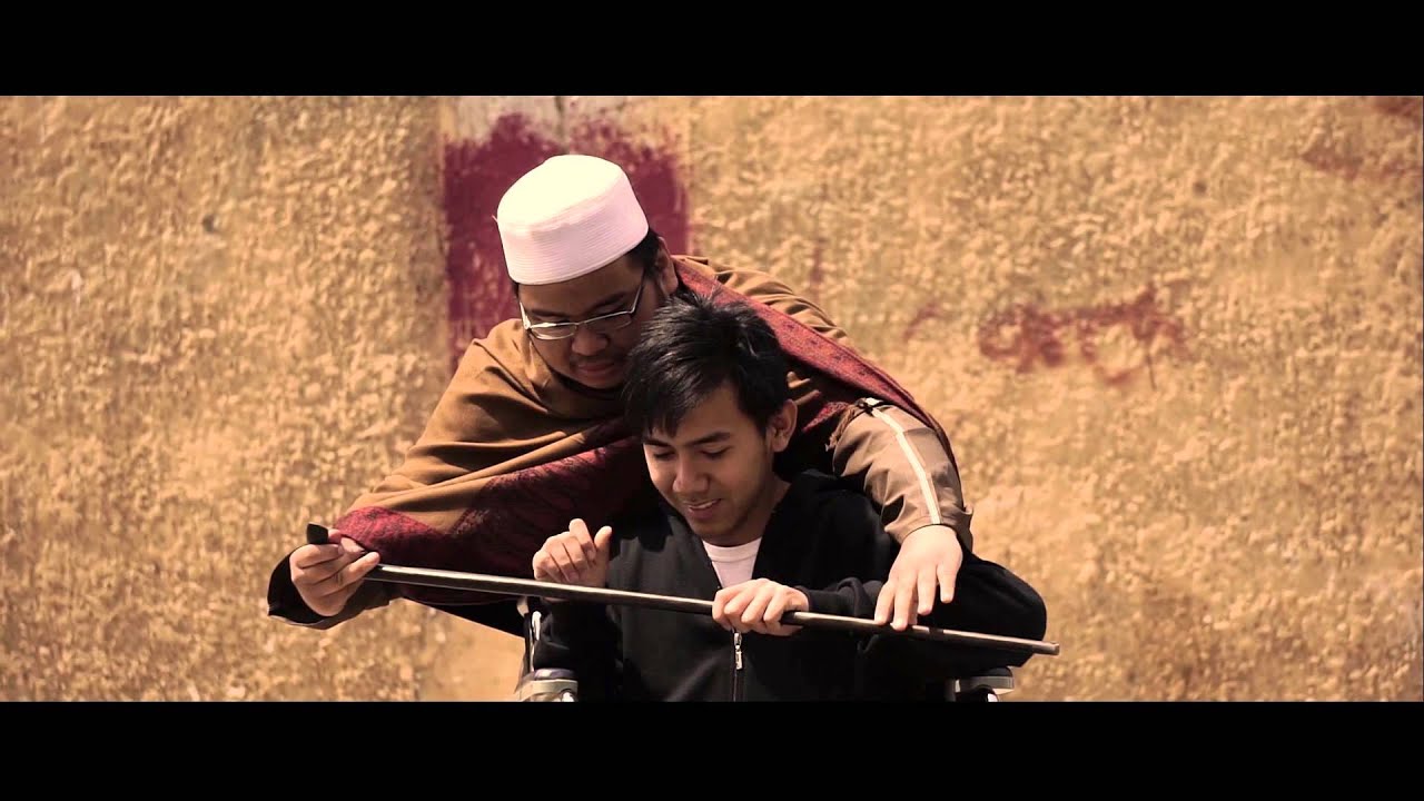 Short Film 'Fastabiqul Khairat' #3 (Naning)