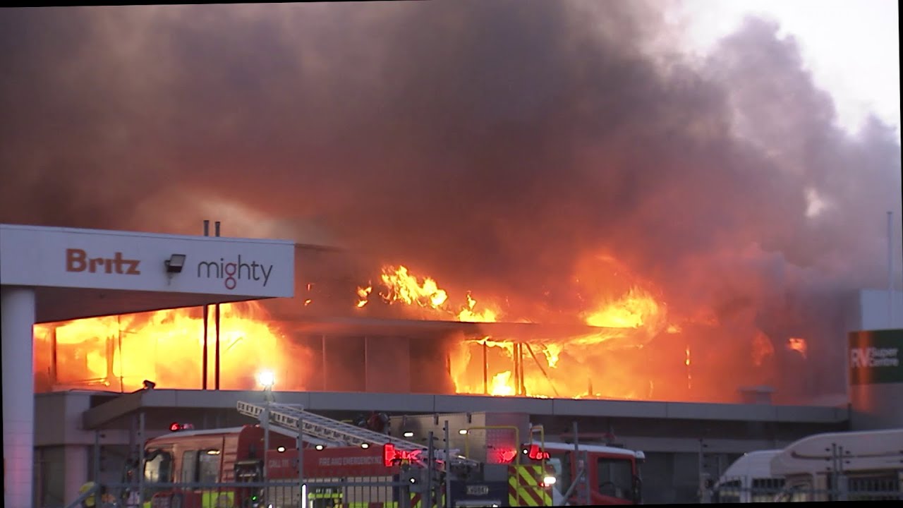 Massive 5 alarm fire in Auckland   New Zealand