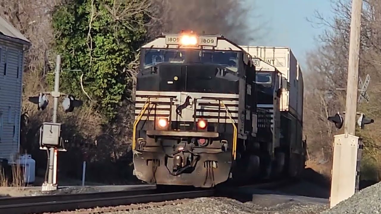 NS 1809 Leads NS 4906 NS 3659 NS 3663 on NS 27A Passing Through in Boyce VA