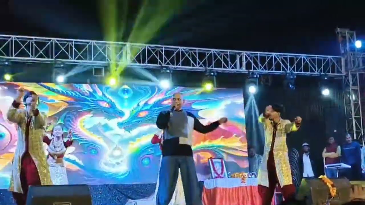 Dholpur me aaye babu gappi or gana gayaMeri bhes biyaye gyi bhuri 😂😘@rohit_singer00 