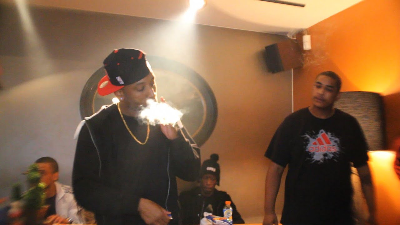BADBOY TAYA ft. Icey Boys & Jonna Jons - SMOKE OVERAL