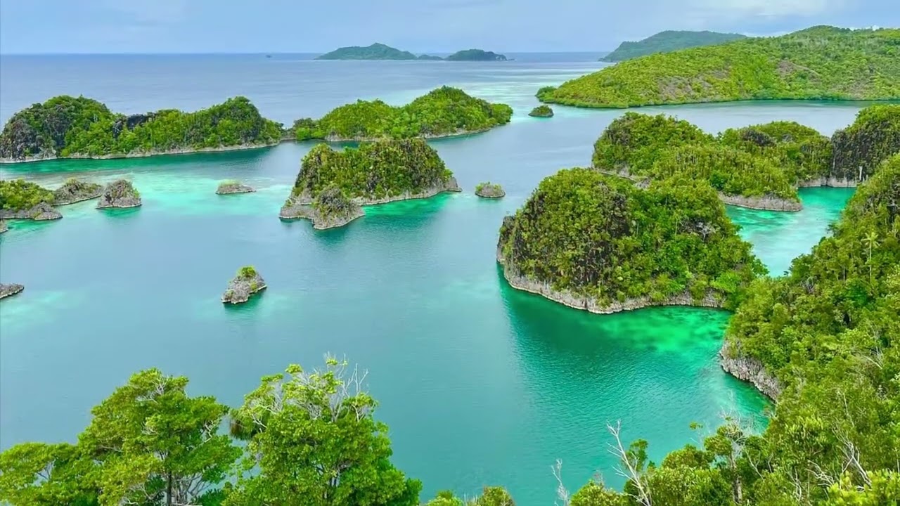 Piaynemo Raja Ampat Papua New Guinea  , Paradise found