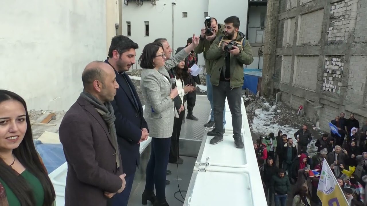 DEM Parti'de coşkulu seçim ofisi açılışı