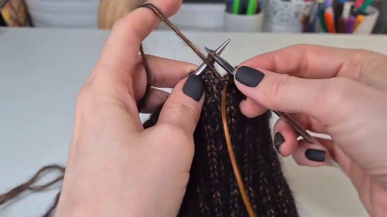 Bind off 2*2 rib. Stable way.