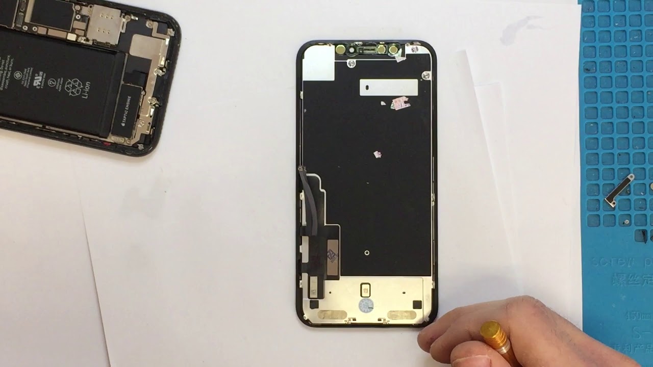 Sostituzione display iPhone XR