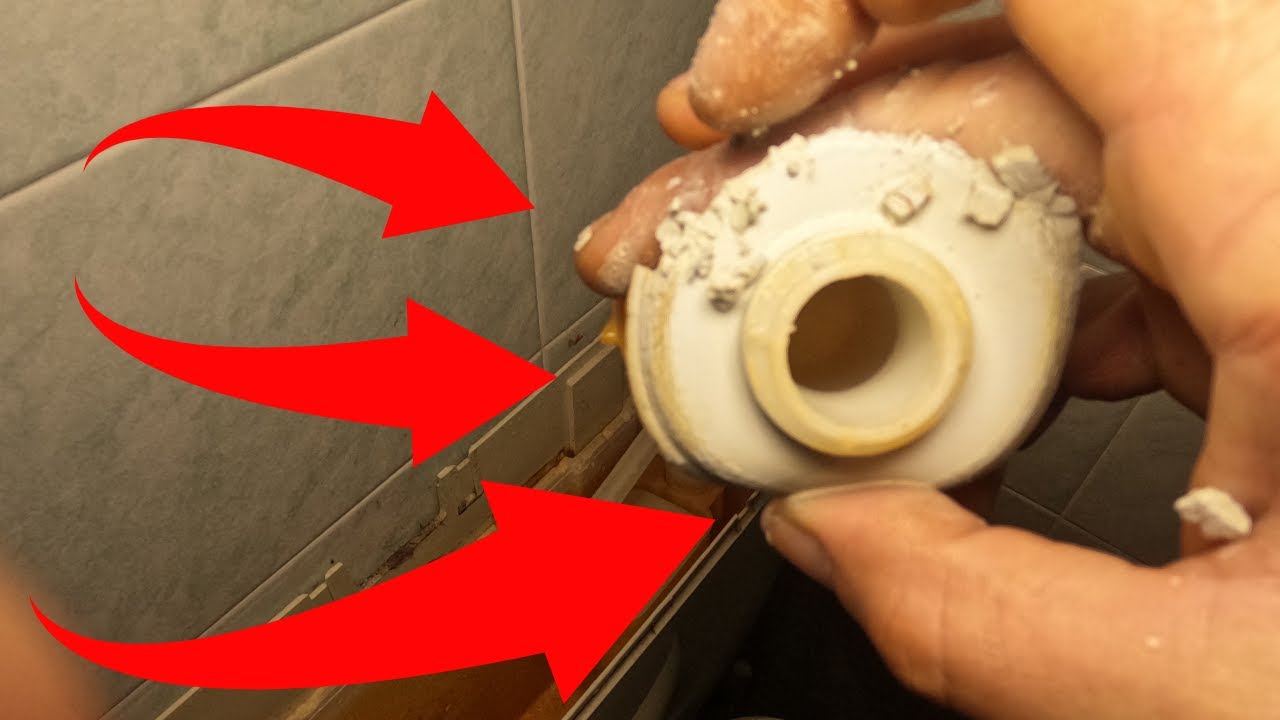 Sugestii. Cum schimbăm garnitura la sistemul de golire WC. Iti pierde apa vasul WC? Uite cum facem.