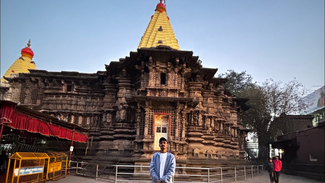 "Kolhapur Gems: Explore the 'Dakshin Kashi' of India!"