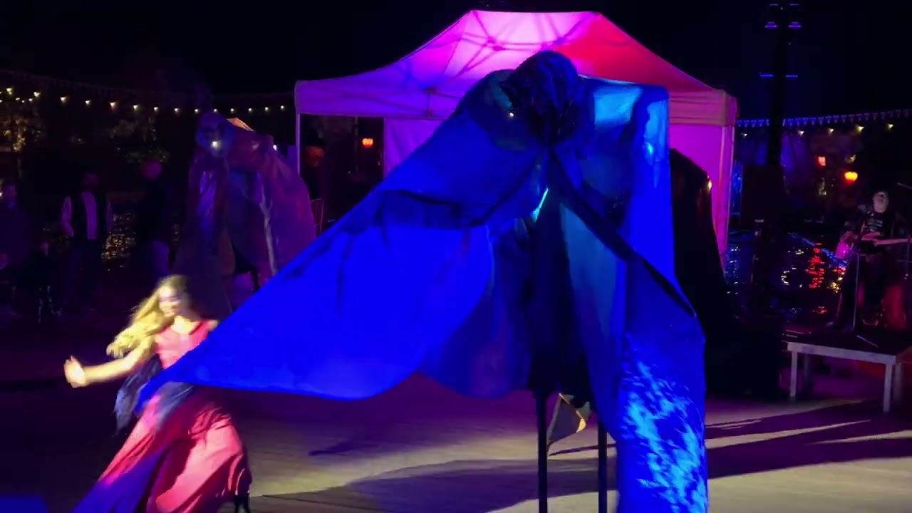 STILTLIFE STREETTHEATER Mahya#Mahsa#halloween#capcut#music#dance#funny