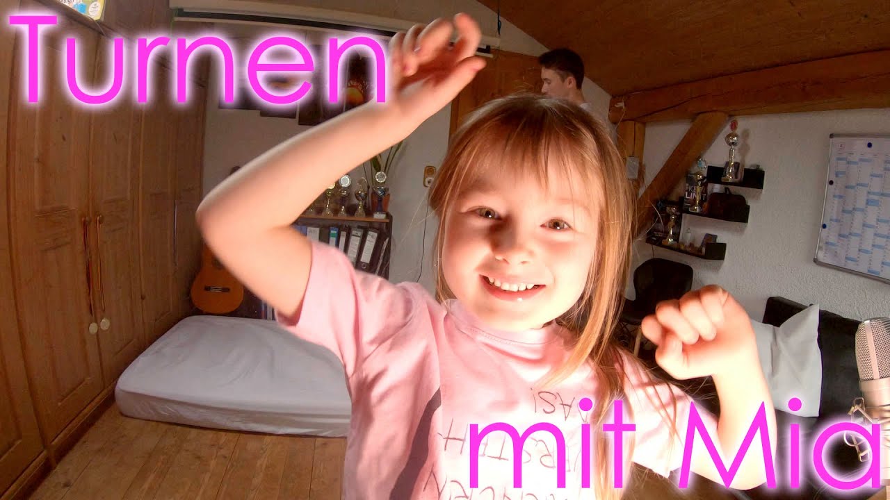 Turnen mit meiner kleinen Schwester - Wie ich ihr den Kopfstand und den Aufschwung beibringe :)