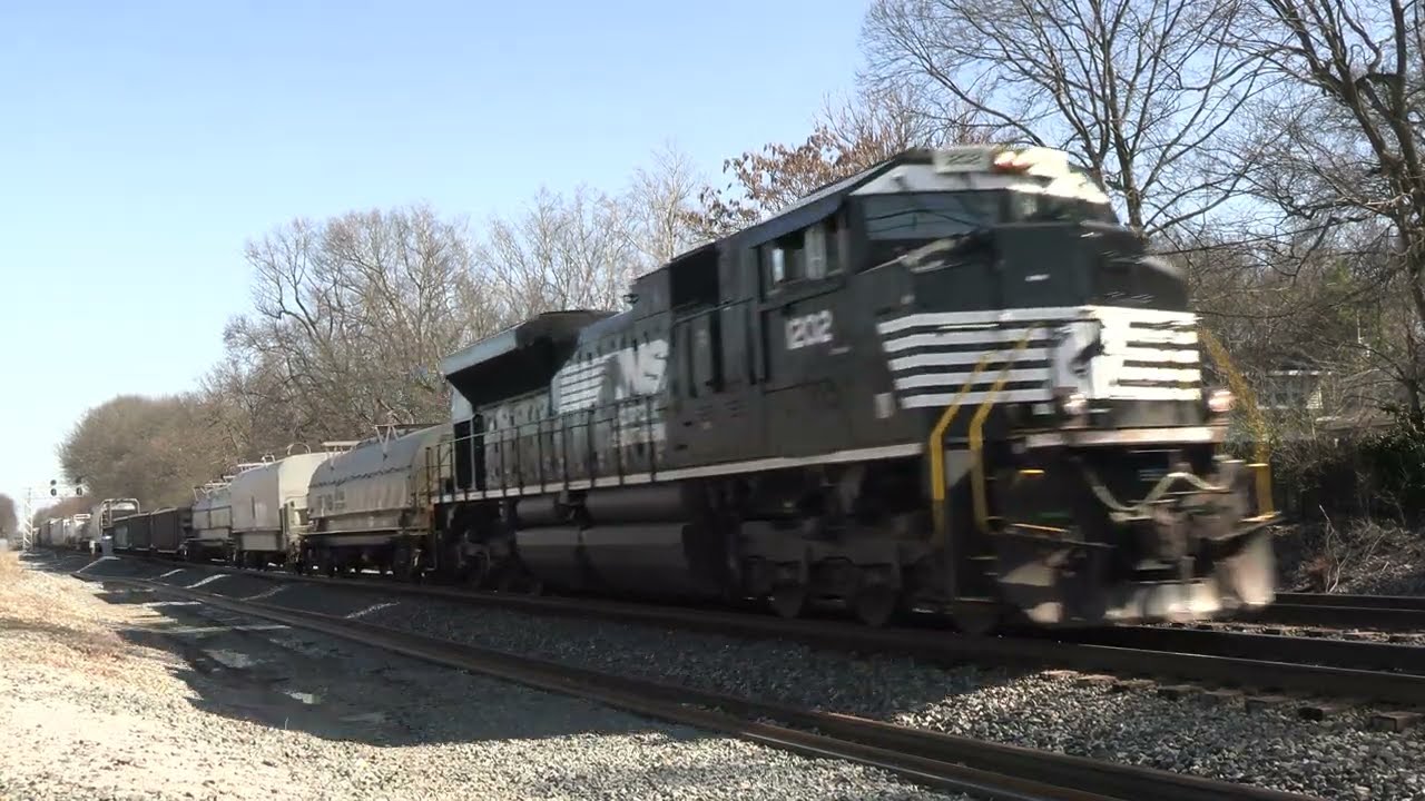NORFOLK SOUTHERN EMD SD70ACE Southbound Manifest Mix Freight