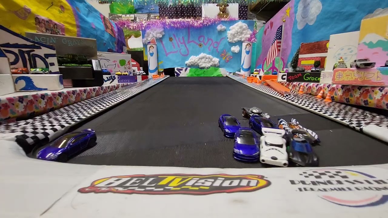 PRINCESS LILY'S TREADMILL RACING SERIES 2-4 HOT HEAD vs HOT HEAD 🔥  BRACKET BASH