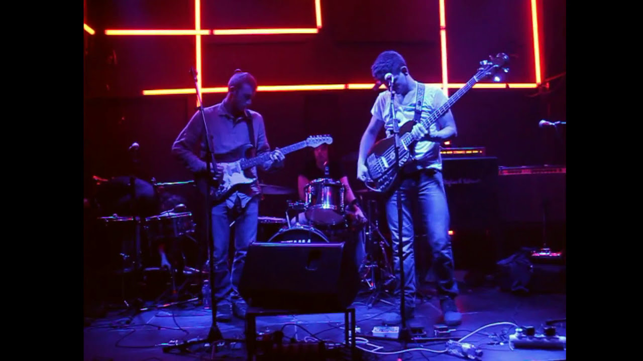 Chinese Basement - Ηχώ  Live Six Dogs