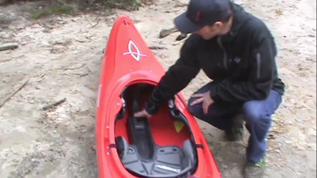 Dagger Green Boat Overview
