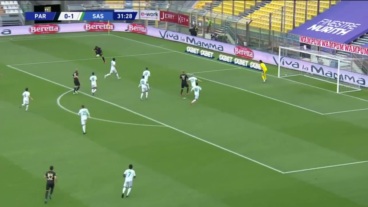 Unbelievable  goal from  Bruno Alves !!!