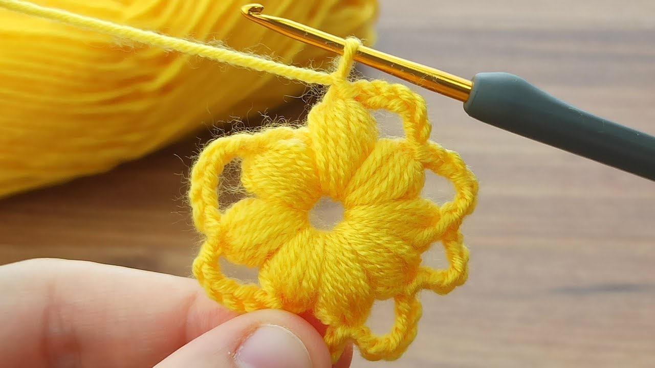 ⚡💯 Woow....!!!!!!⚡💯 you will love it! I made a very easy crochet flower for you #crochet #crochet