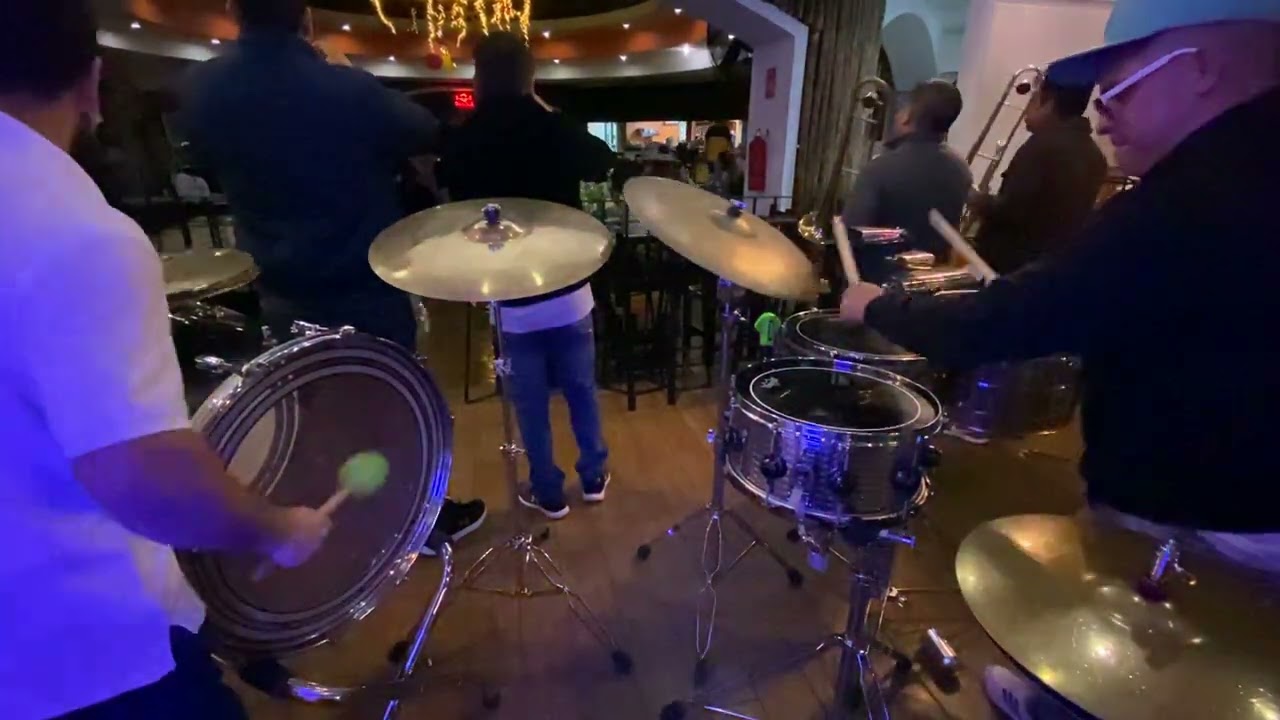 😱Tienen que ver qué buenos ritmos se avientan estos vatos. 🔥Tavito Romero y Ulises Jiménez. 🔥