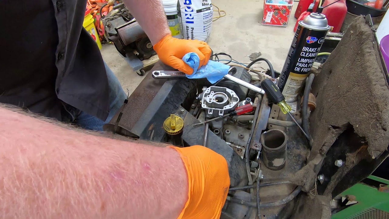Four John Deere 318's and a 322 Series: Carb Clean for the 1985 318