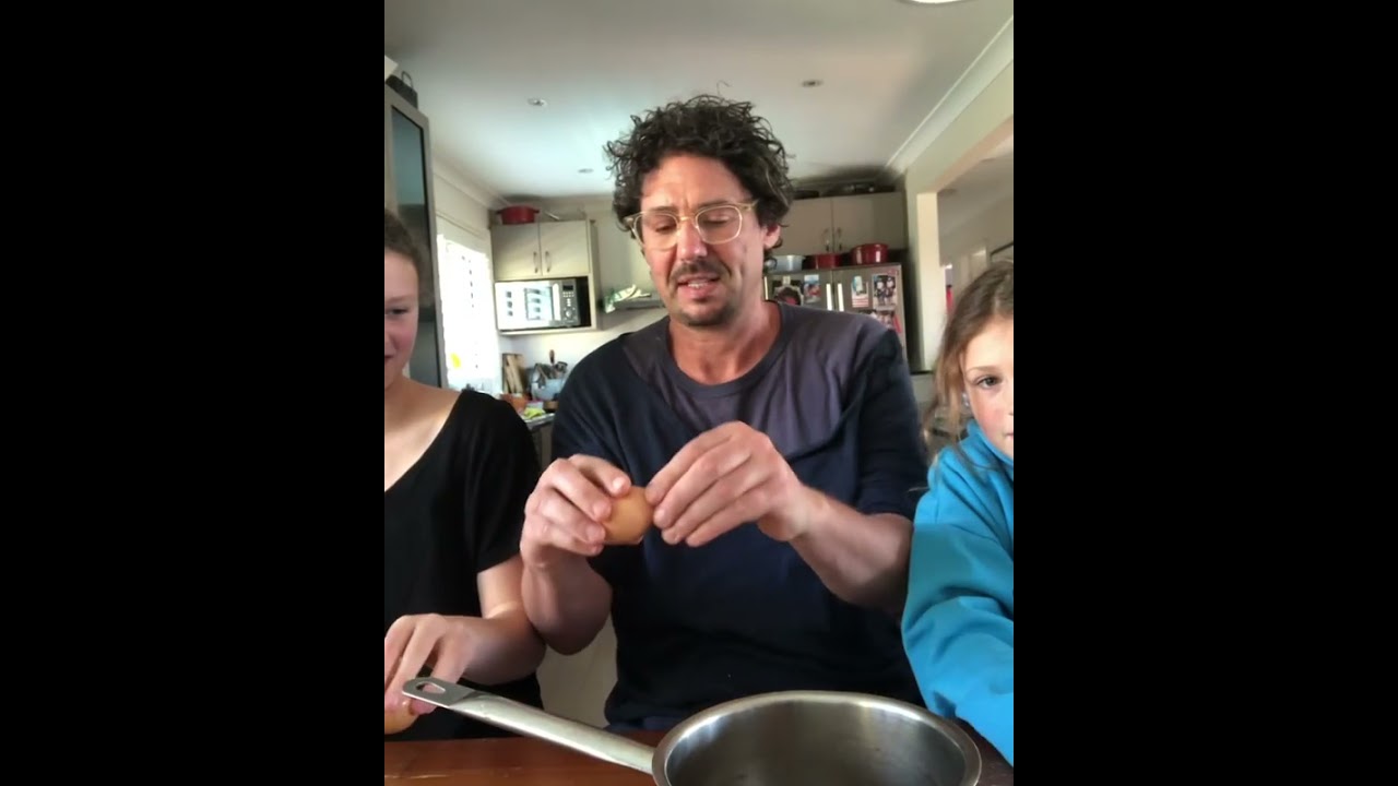 Colin Fassnidge, EGGSCELLENT Sciense!! Poor Lily...