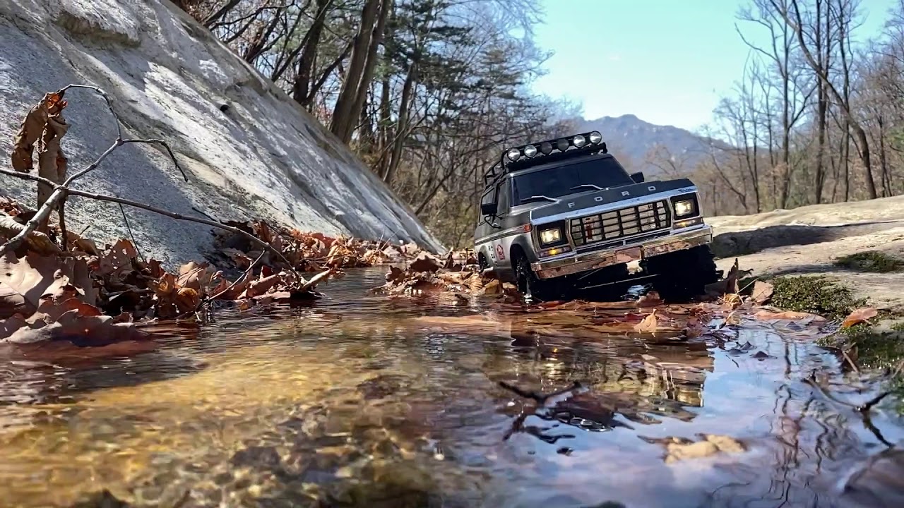 scx10ii (clone) bronco  1/10 rc offroad