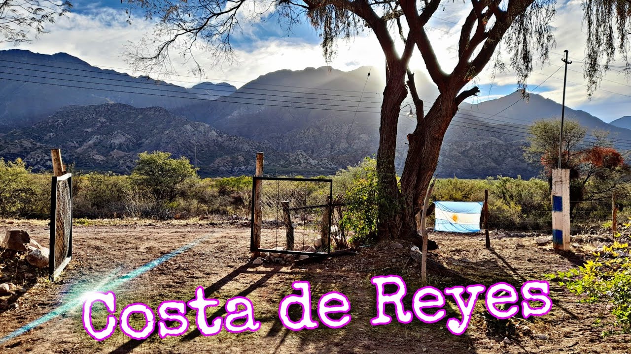 COSTA de REYES / Un PUEBLITO al pie de los CERROS que te conecta con la NATURALEZA