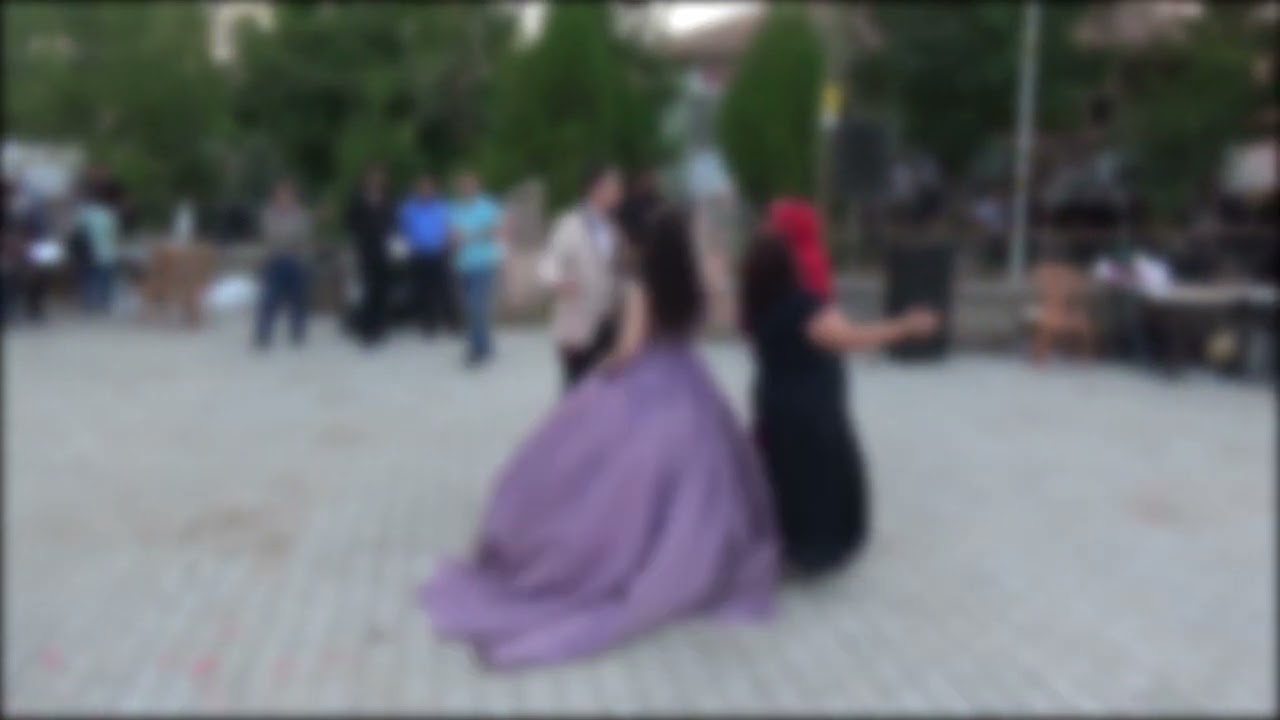 Sarı Saçlar Al Yanaklar bal dudaklar