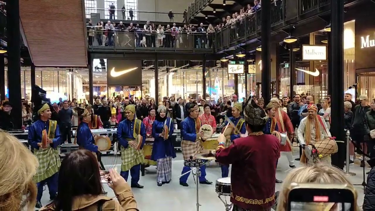 Jong Jong Inai - Setia Harmony Drummers at Battersea Power Station ( 15/10/22 - Show 1 )