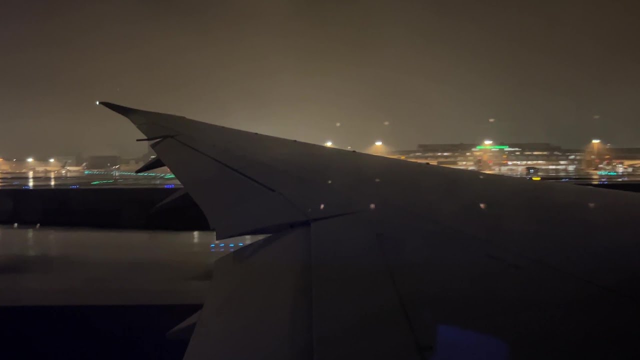 Zipair Tokyo Flight 2 Boeing 787-8 RAINY takeoff from Tokyo Narita International Airport
