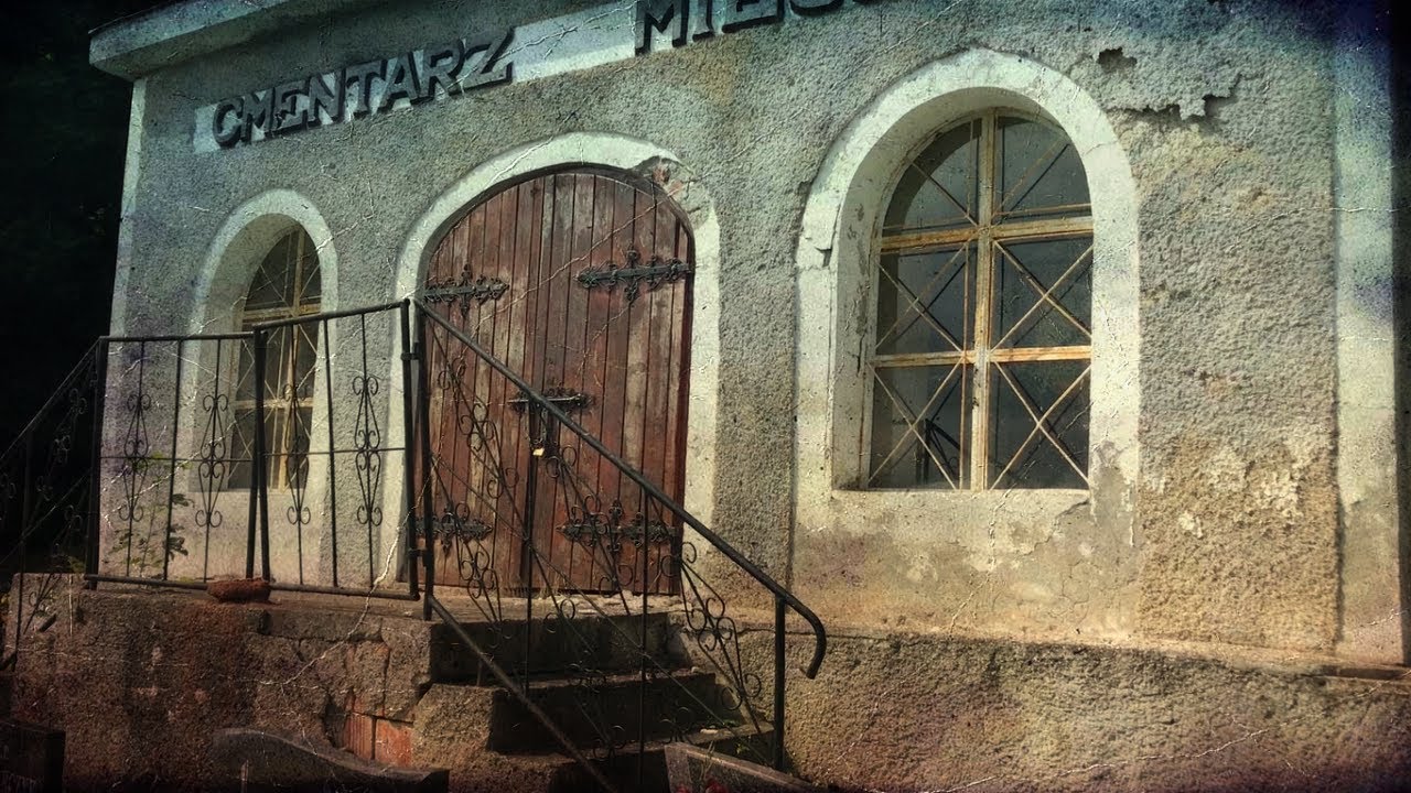 MIEROSZÓW-CMENTARZ/ZNANI (NIE)ZAPOMNIANI.STARY GROBOWIEC Z GRAFITI ,,ANARCHIA