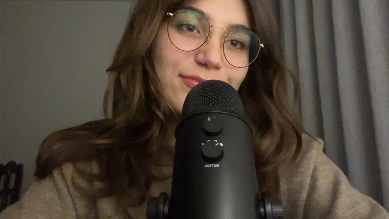 ASMR ~ sloww mouth sounds to make you fall asleep (+hand movements) 