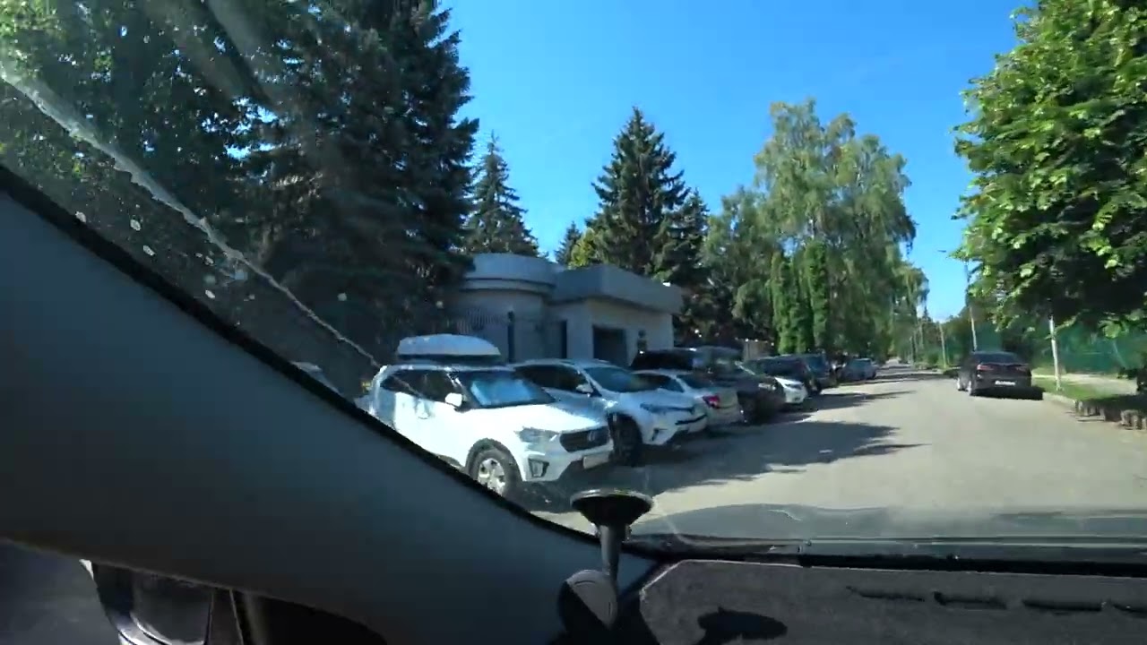 Взгляд на Нальчик из салона автомобиля. Долинск курортная часть Нальчика