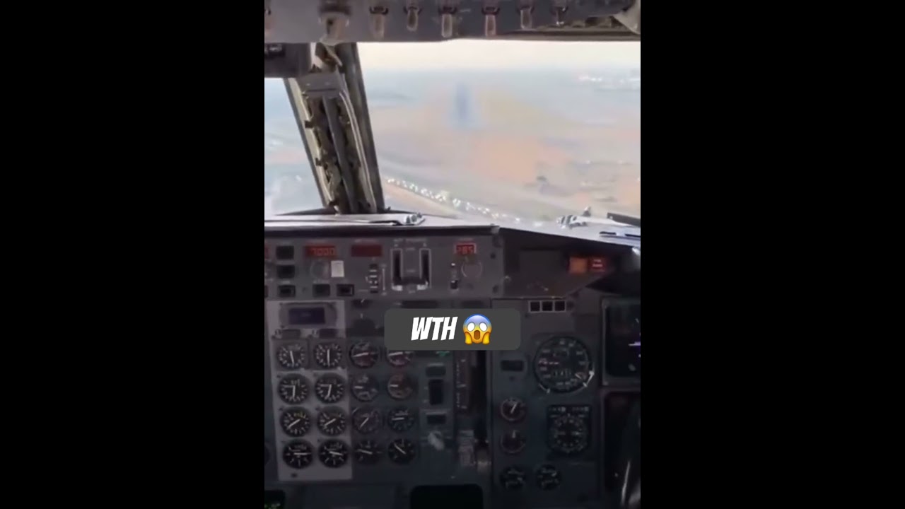 Bird Hits Pilots Window 🦅 WTH 😱 #aviation #airplane #shorts