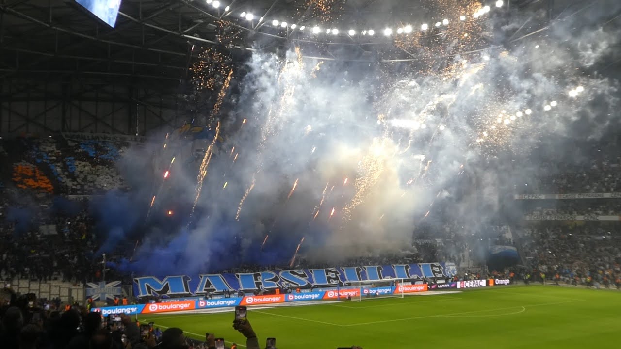 OM - PSG • L'entrée des joueurs sous les FEUX D'ARTIFICES ! 🔥 • HD