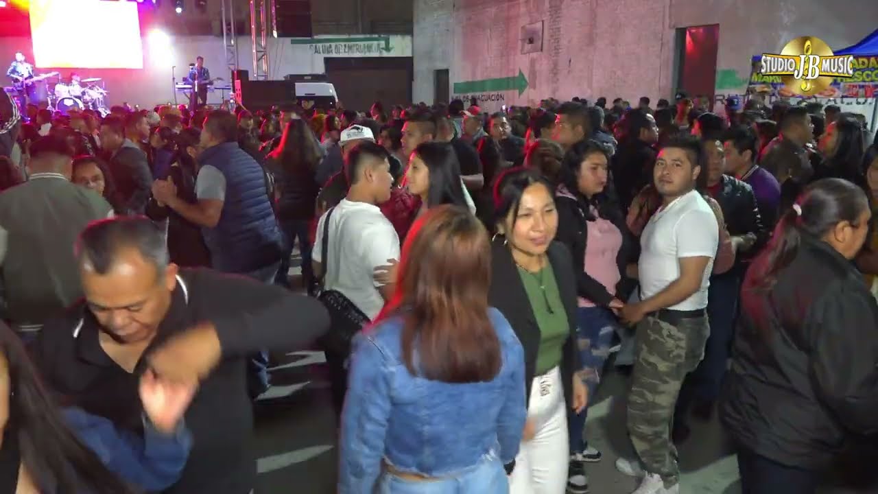 Grupo MR84 La Nueva Sensación Musical En La Pista El Molinito Naucalpan México