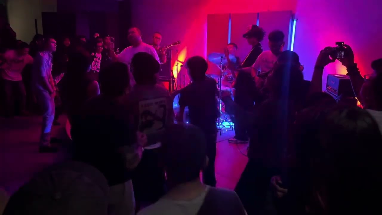 Italian Bed (IDN) live at KL 2025