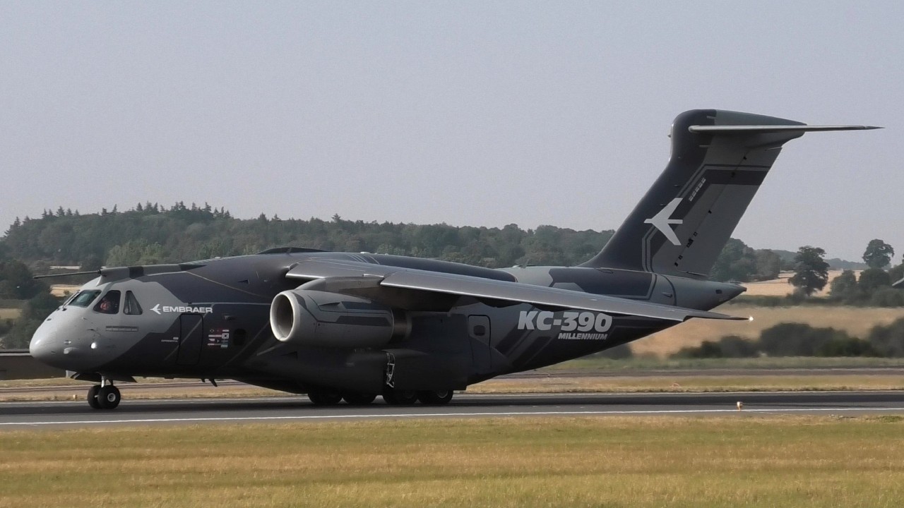 ULTRA RARE! Embraer KC-390 Millennium PT-ZNG Visits Luton Airport