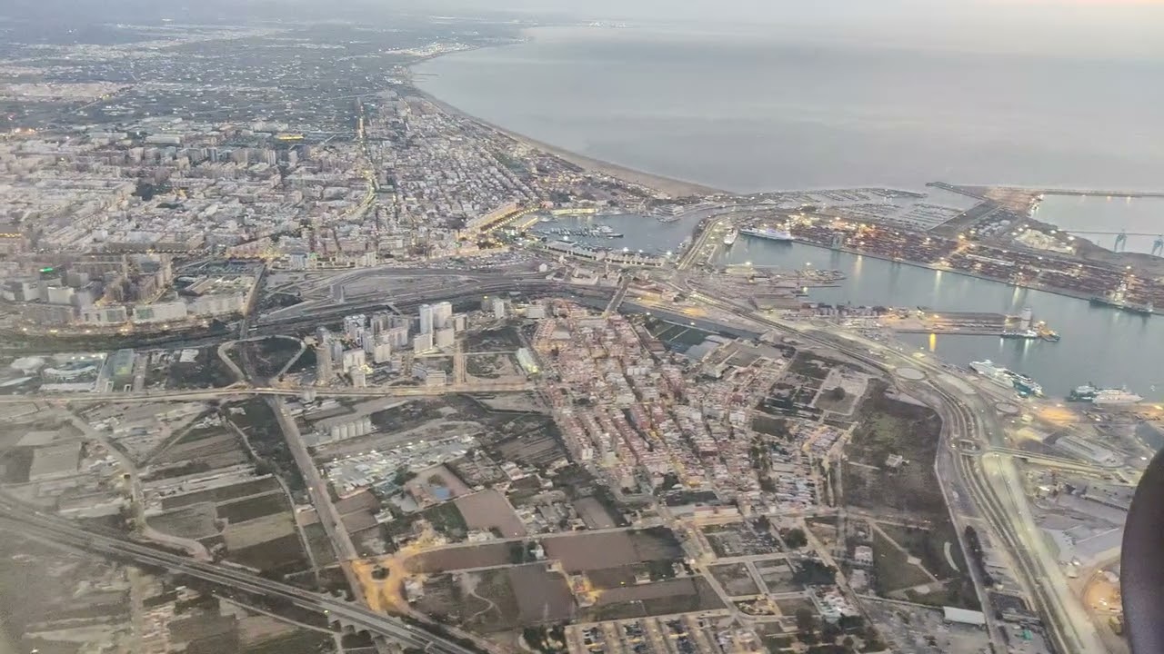 Landing at Valencia Airport (VLC)