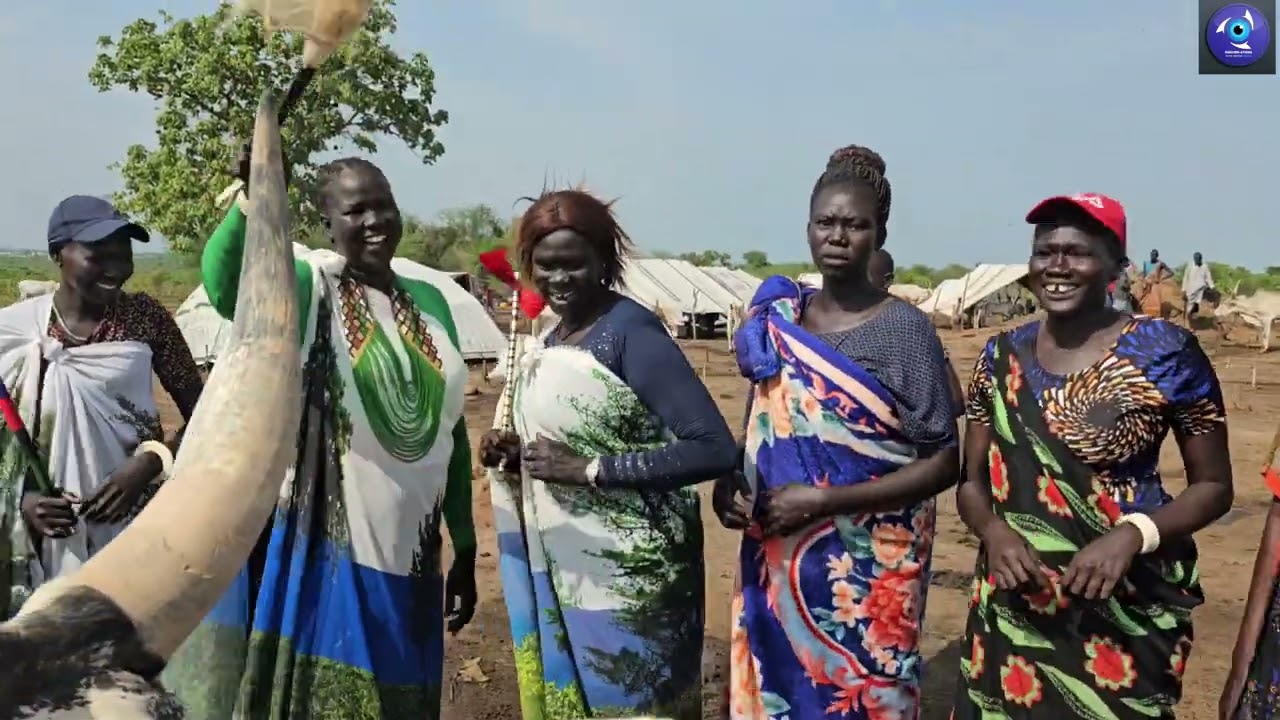LONGAR SECTION WOMEN , JOHN KUOL ALIER ANYIETH ( JOHN ANYUAK ) wives with their co-wivies.