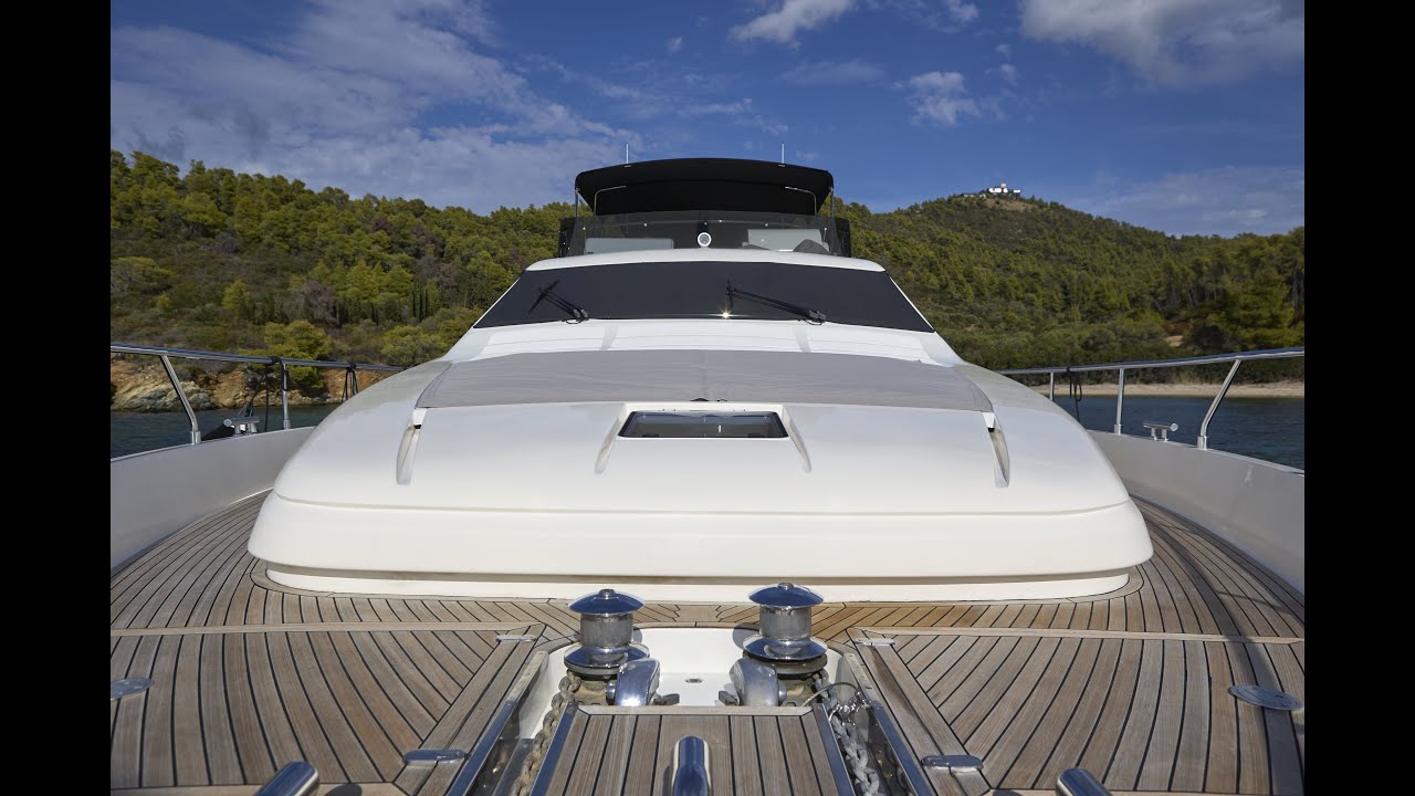 2004 Ferretti Yachts 680
