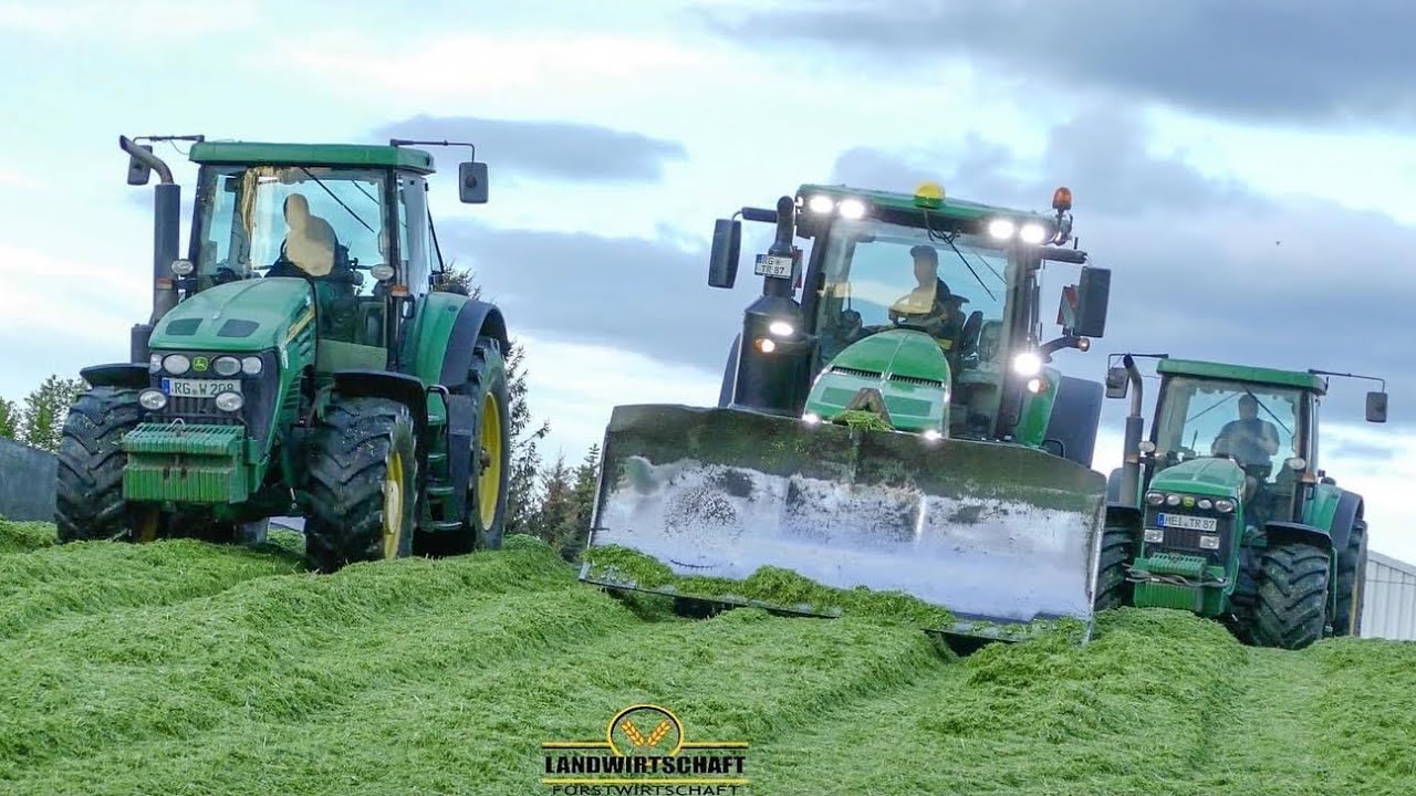 GPS Ernte - Roggen h&auml;ckseln/Silieren - 6 JOHN DEERE Traktoren am Schieben & verdichten