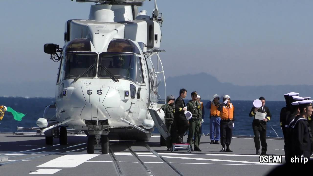 観艦式2015 MCH-101ヘリコプター 護衛艦くらま着艦 総理大臣乗艦予行  栄誉礼