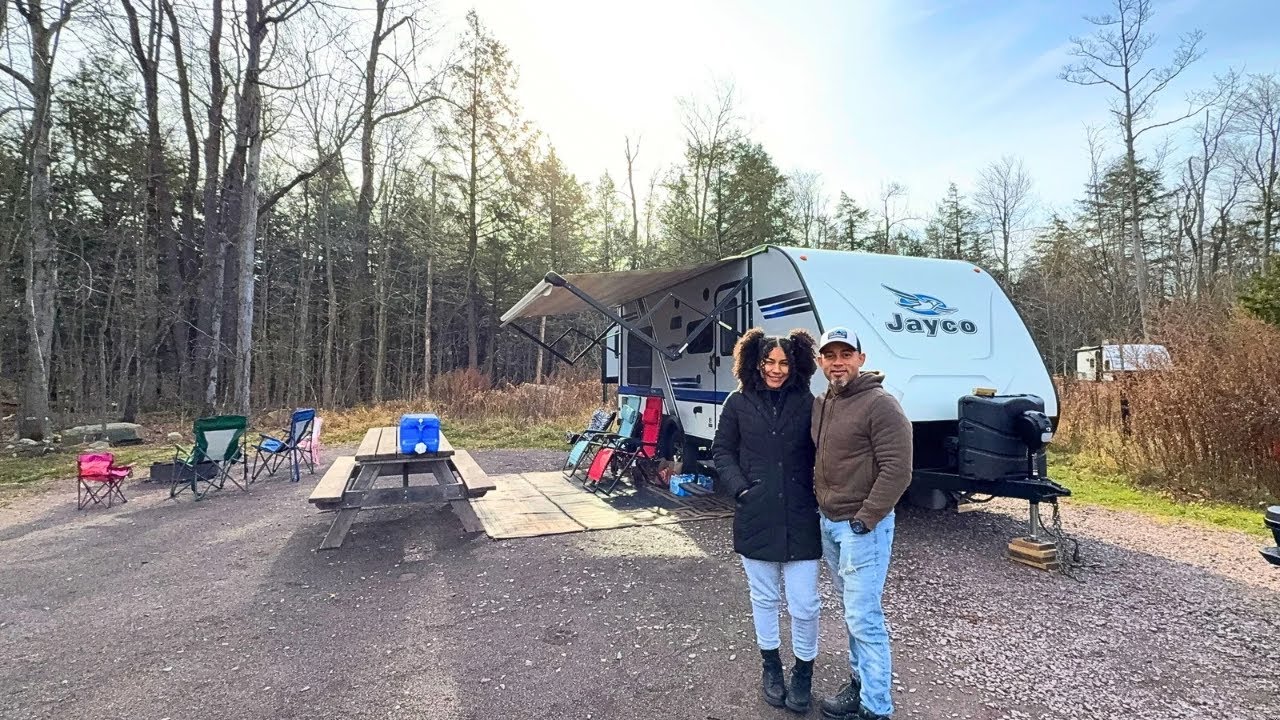 Acampamos en un Camping con 22 Cascadas y Senderos con mucha Naturaleza 