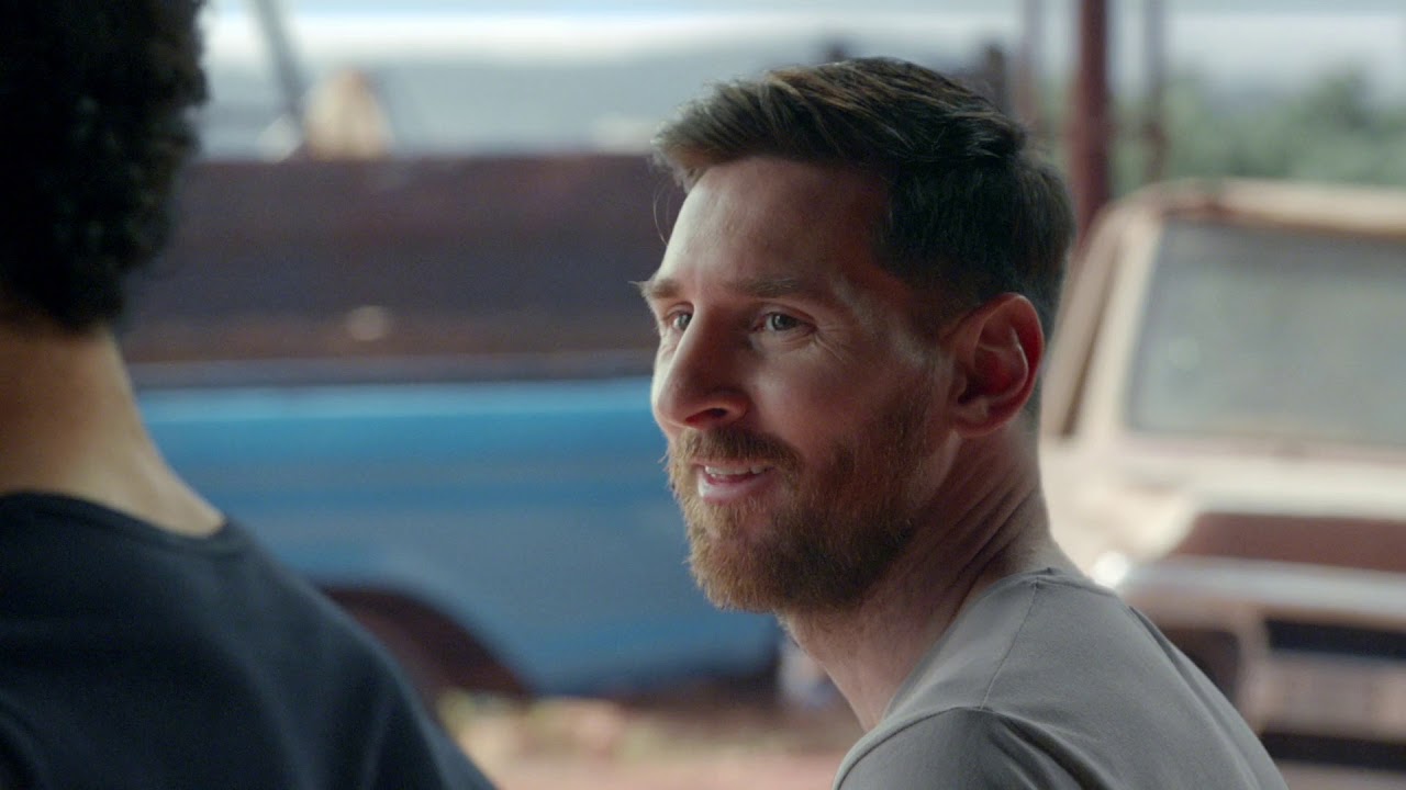 Pepsi | Messi & Salah compiten por la &uacute;ltima Pepsi