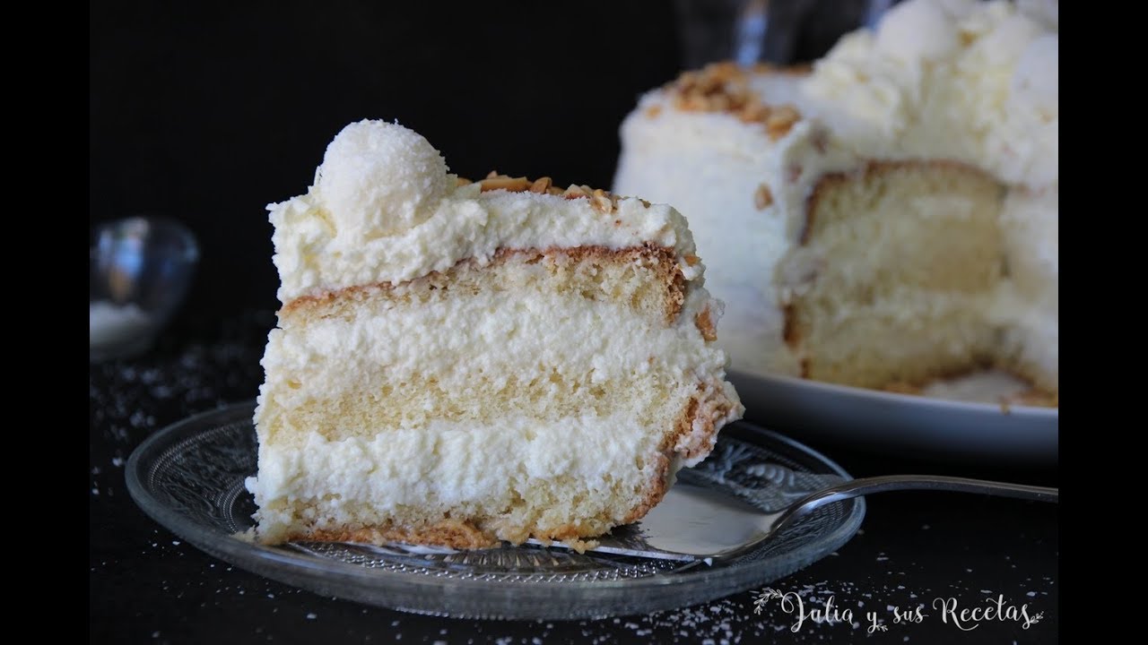 Tarta Raffaello de coco y nata. JUGOSA Y ESPONJOSA