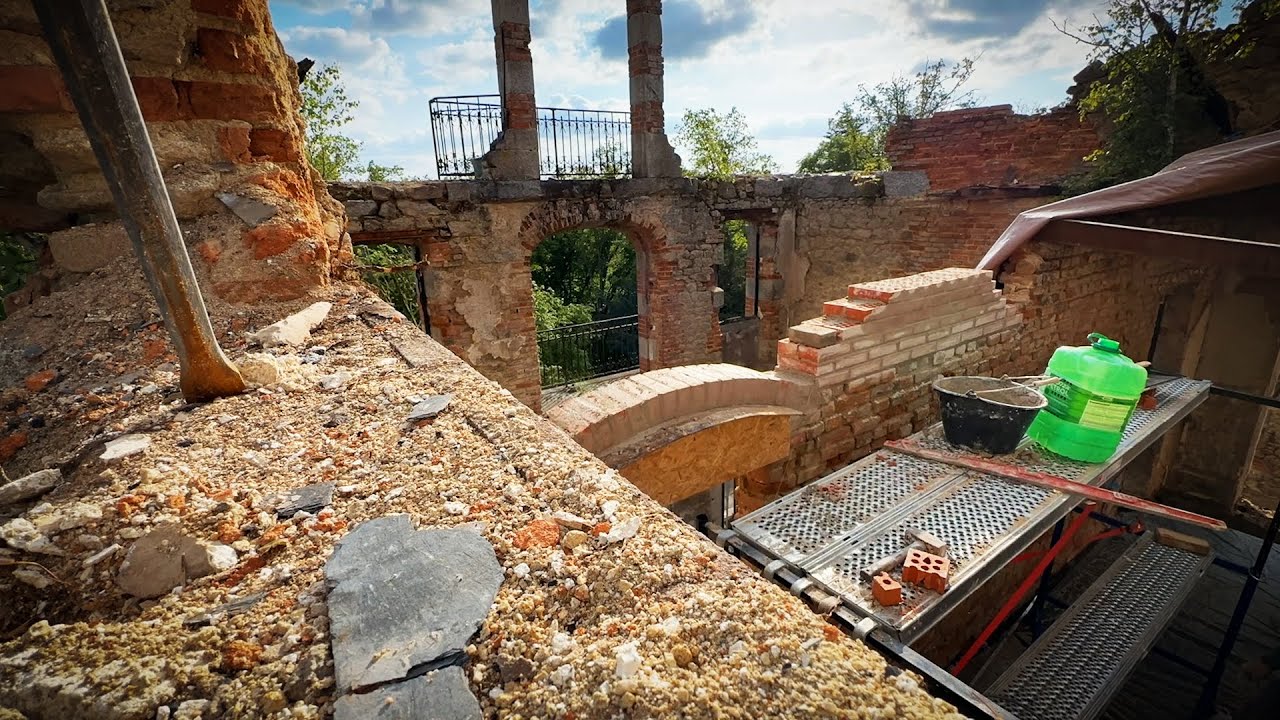 Rebuilding the arches (that were never there)
