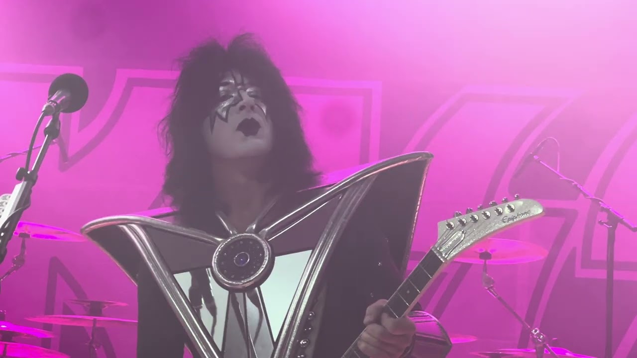 KISS FOREVER BAND - Shock me with Guitar Solo 