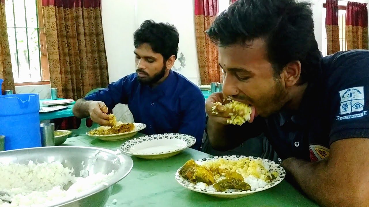 Eating Lunch(Rice &Fish Curry) With Friends at Shurjo Sen Hall Cafe DU